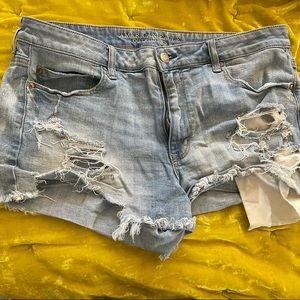 American Eagle Hi-rise Festival Short Size 18